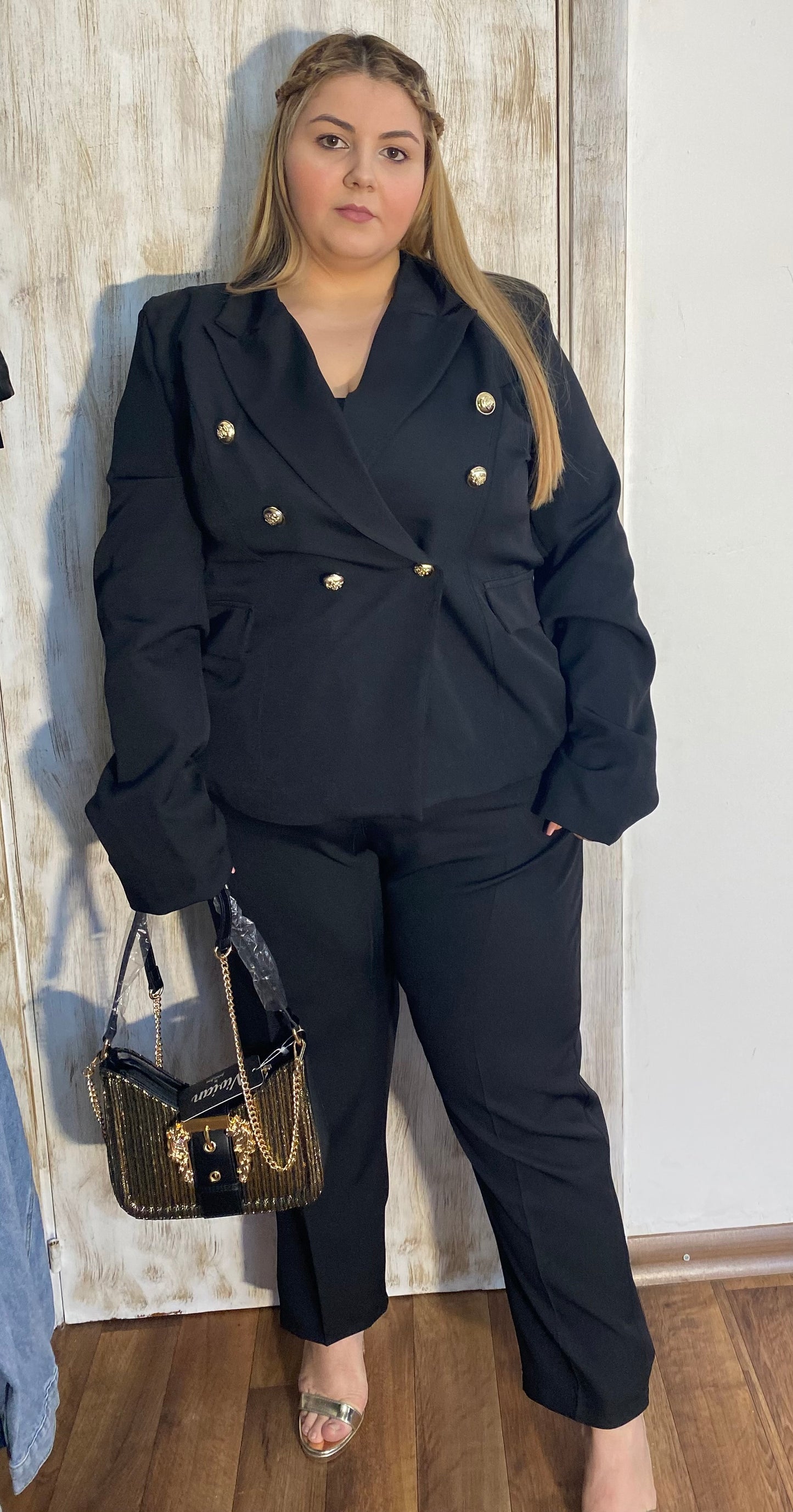 LUCY suit