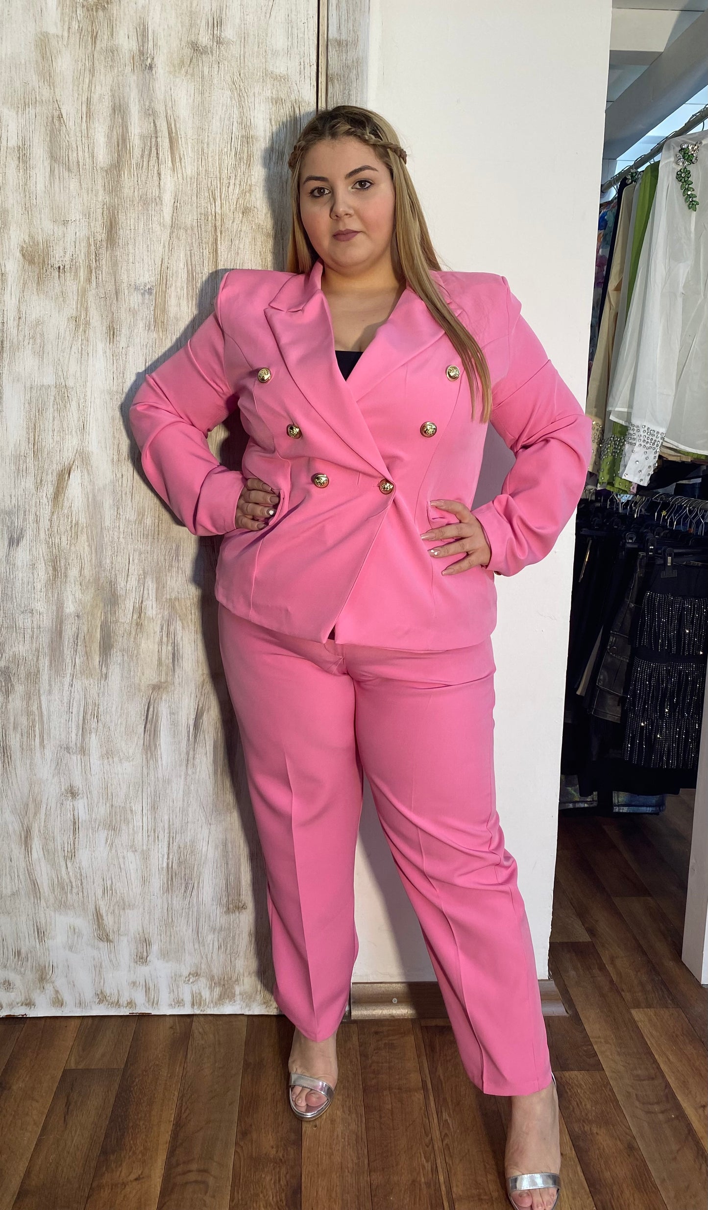 LUCY suit