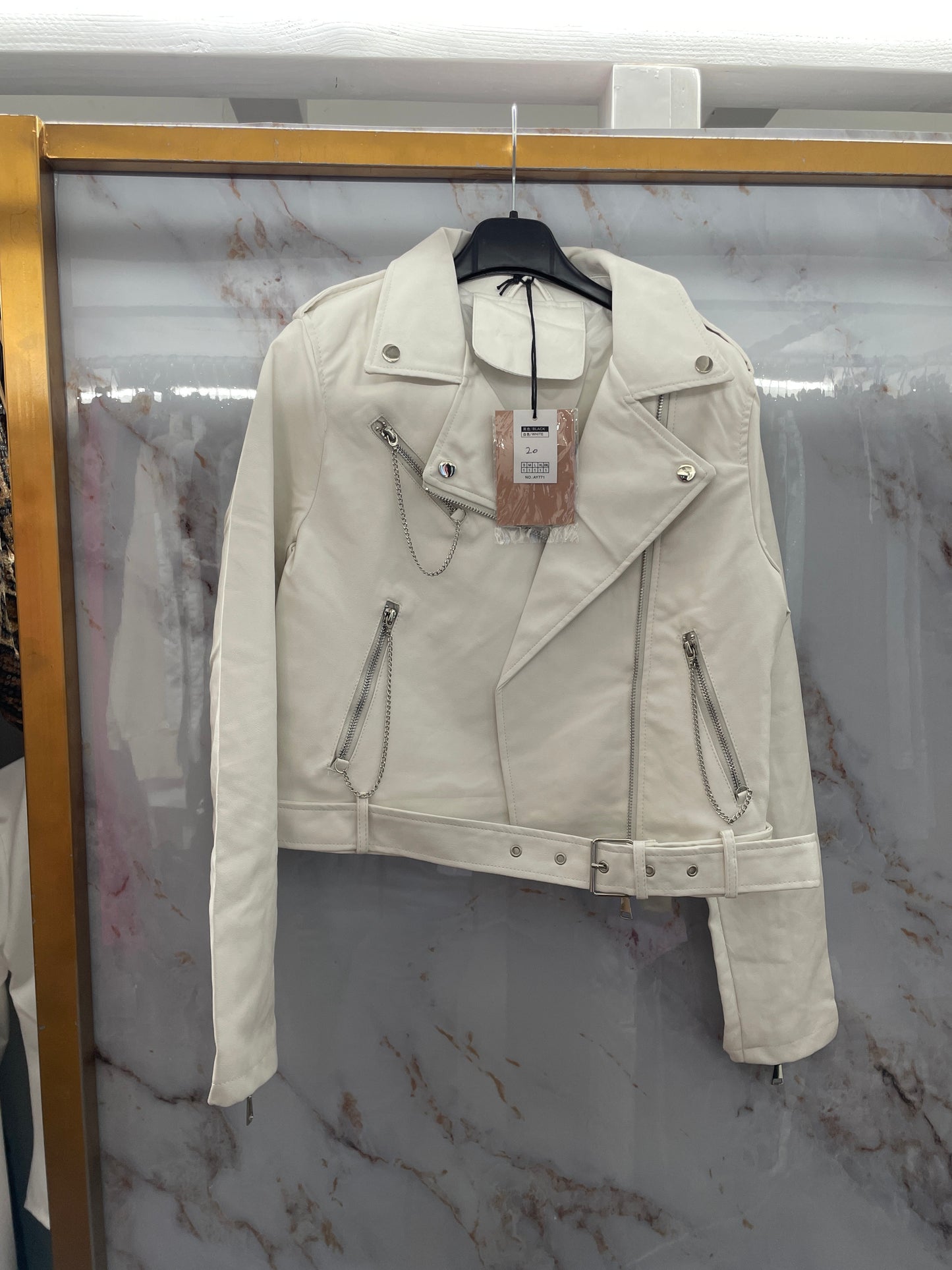 Chiodo di pelle bianco