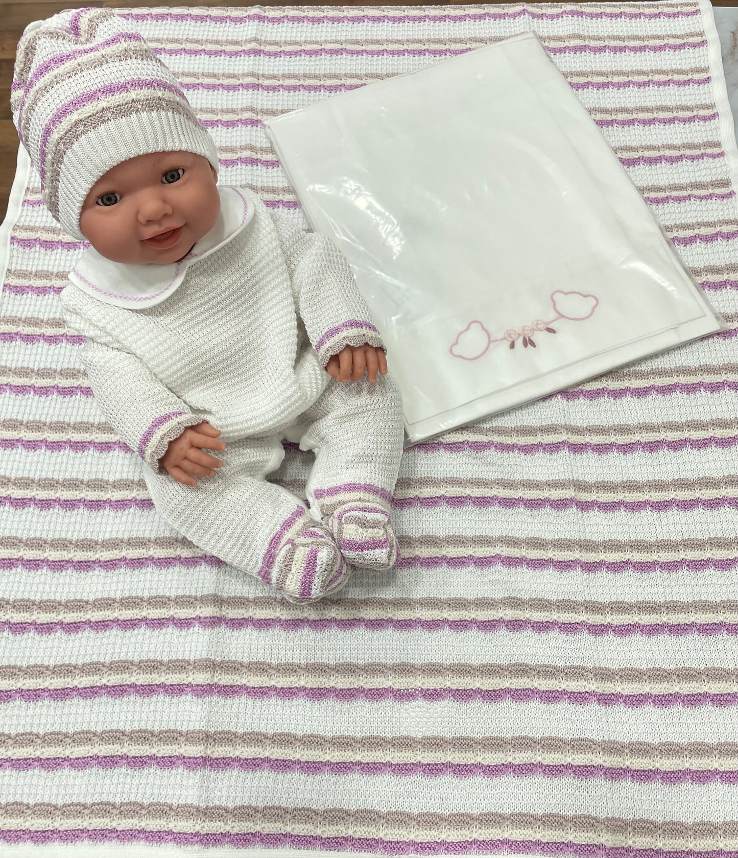 Completo rosa bianco e beige