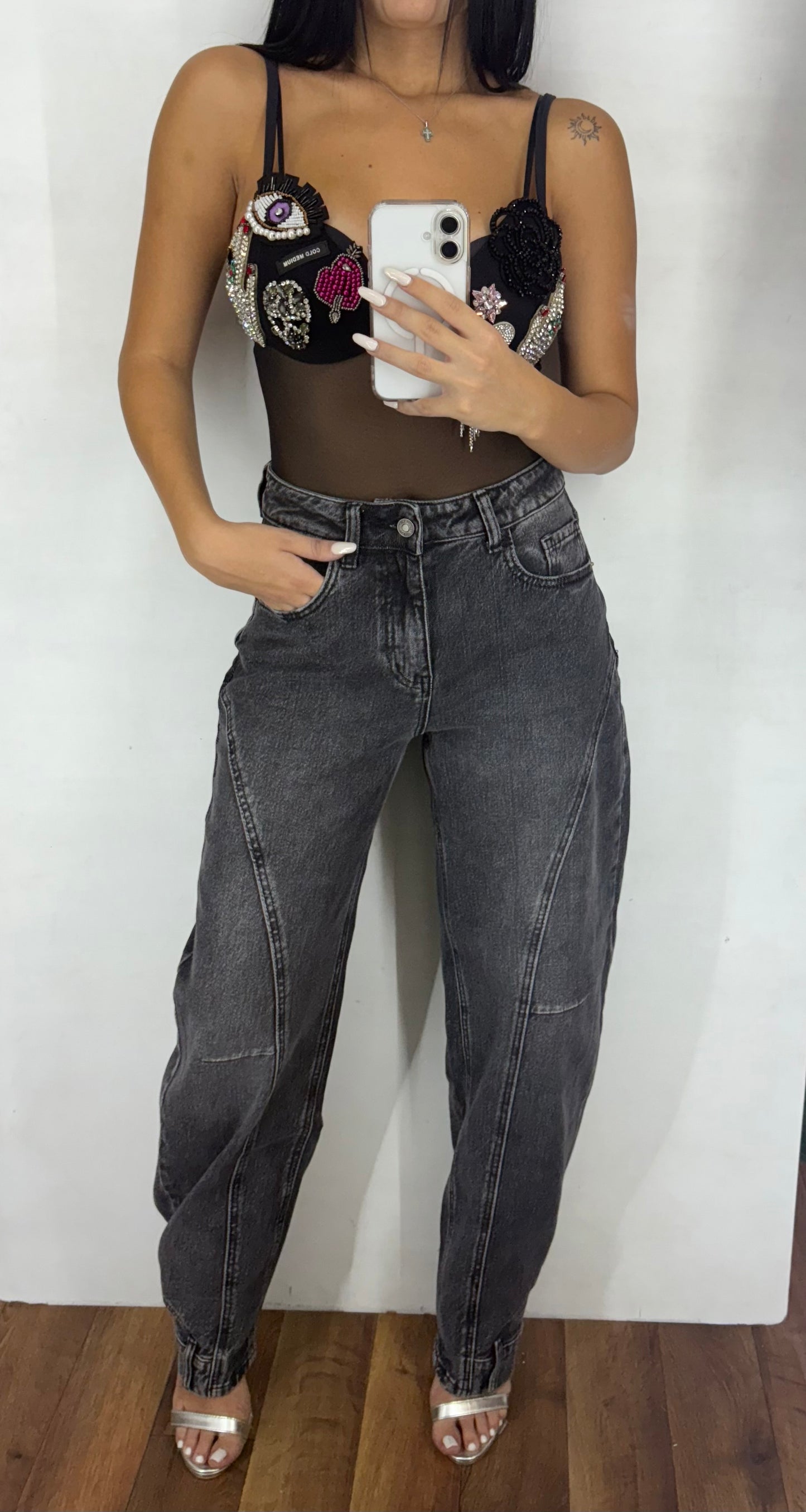 Body AMIRA