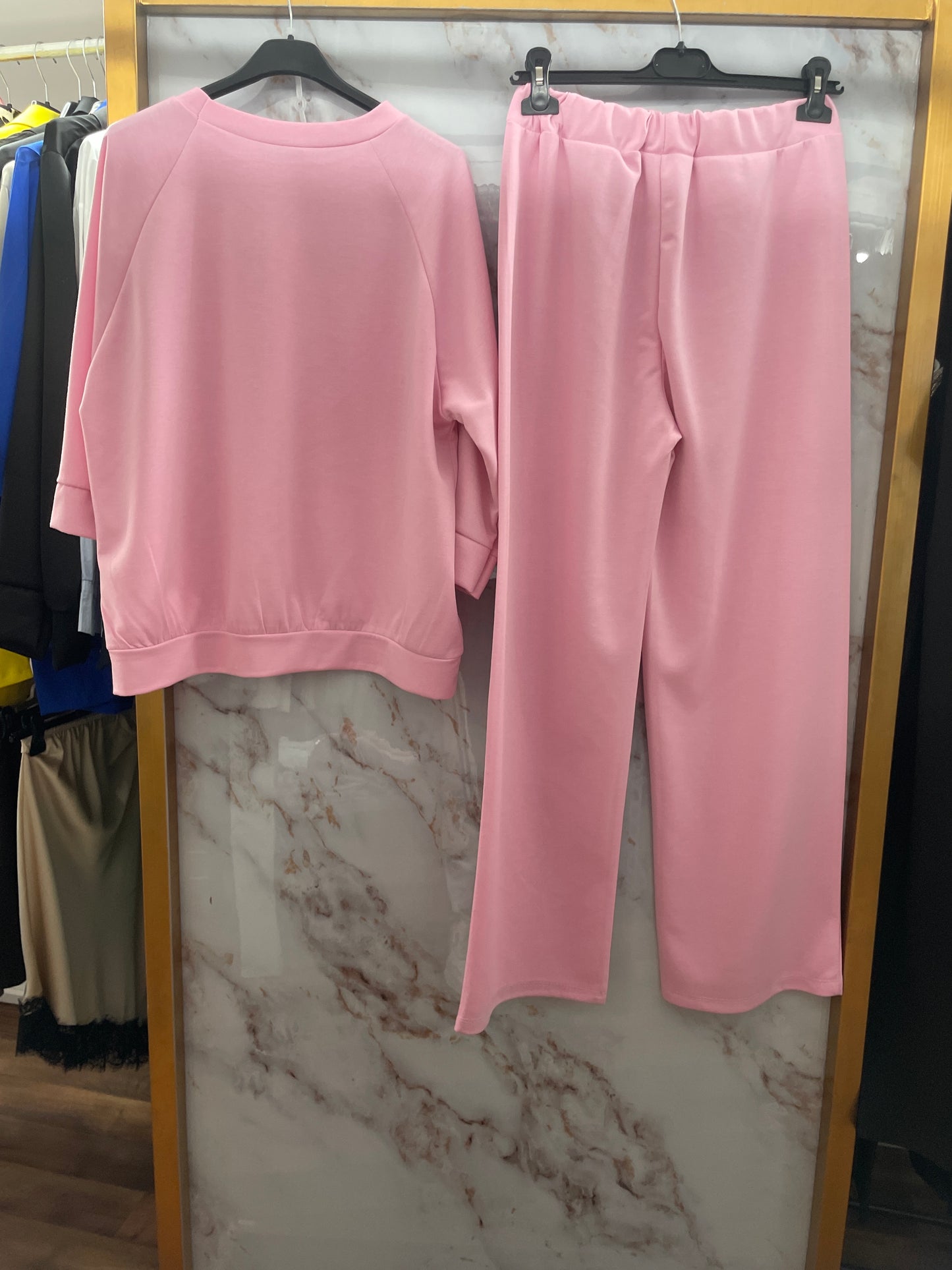 Tuta rosa