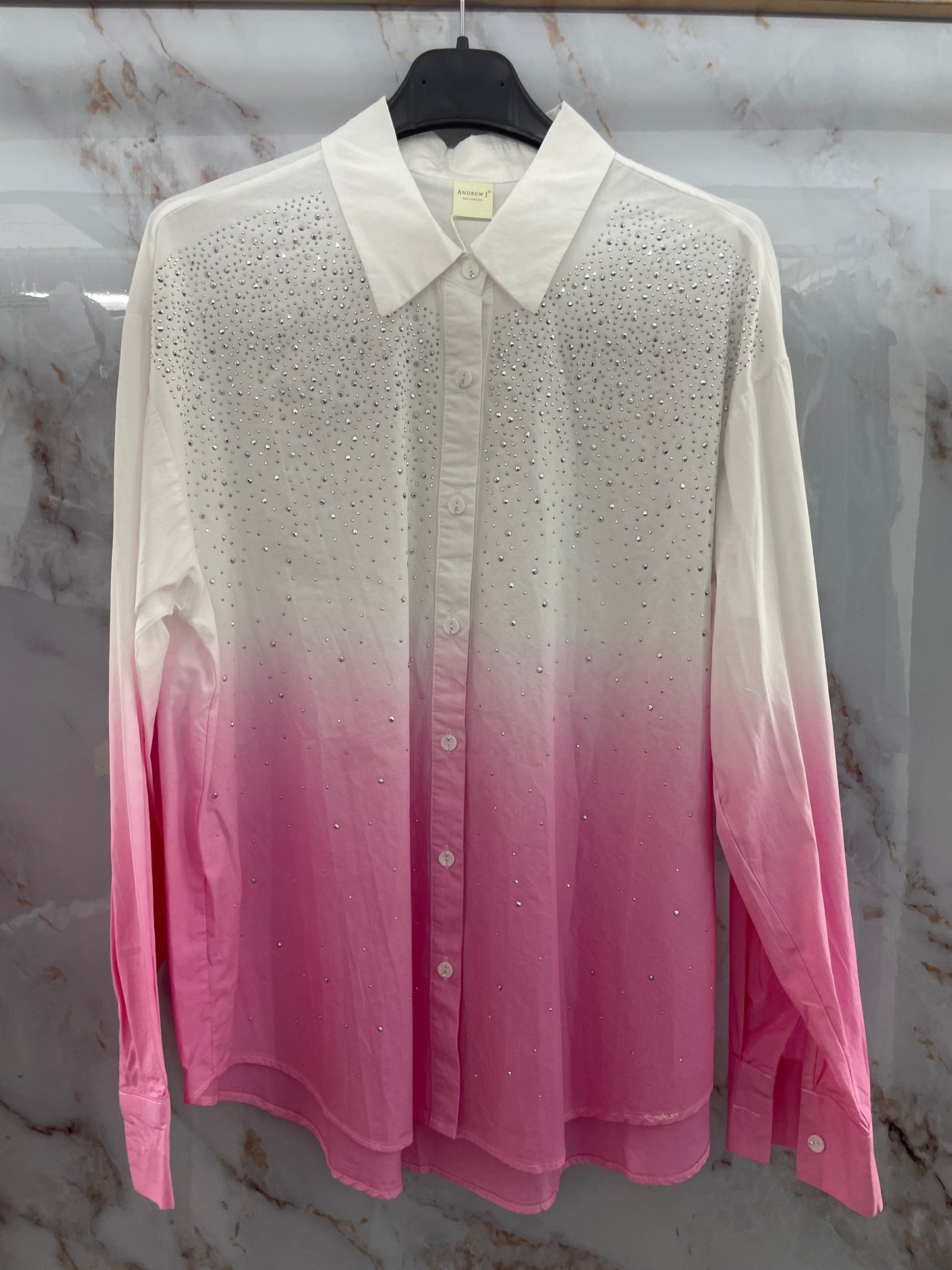 Camicia bianca e rosa