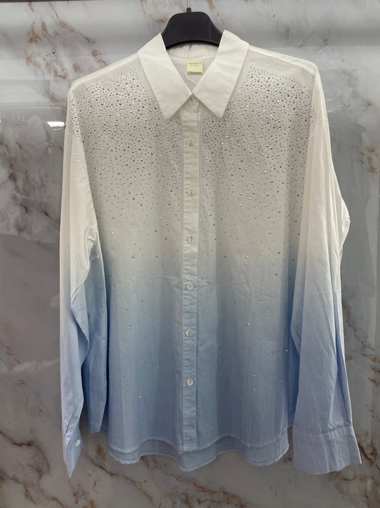 Camicia bianca e celeste